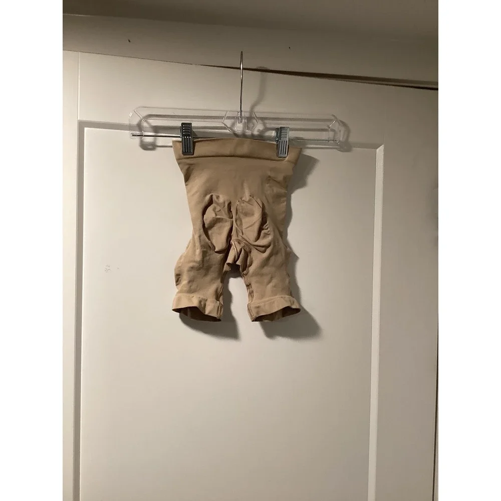 Skims Sculpting Short Mid Thigh Open Gusset Sand Tan Beige Shapewear Womens XS